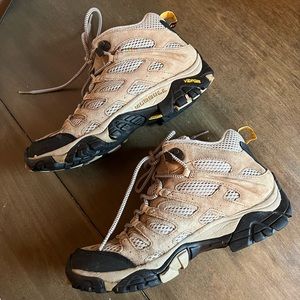 Merrell Mid Moab Hiking boots